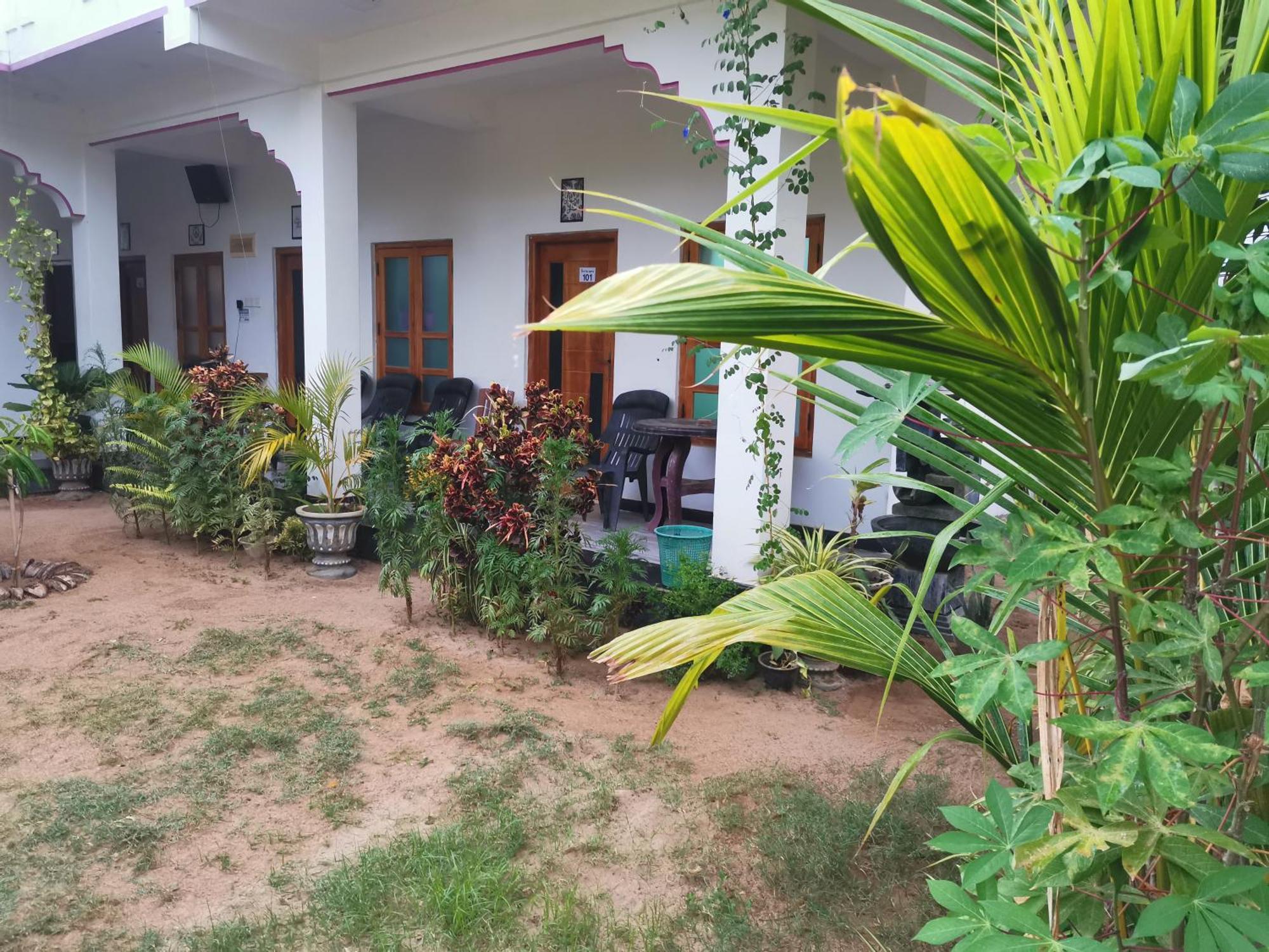 Beach Life Uppuveli Trincomalee Exterior foto