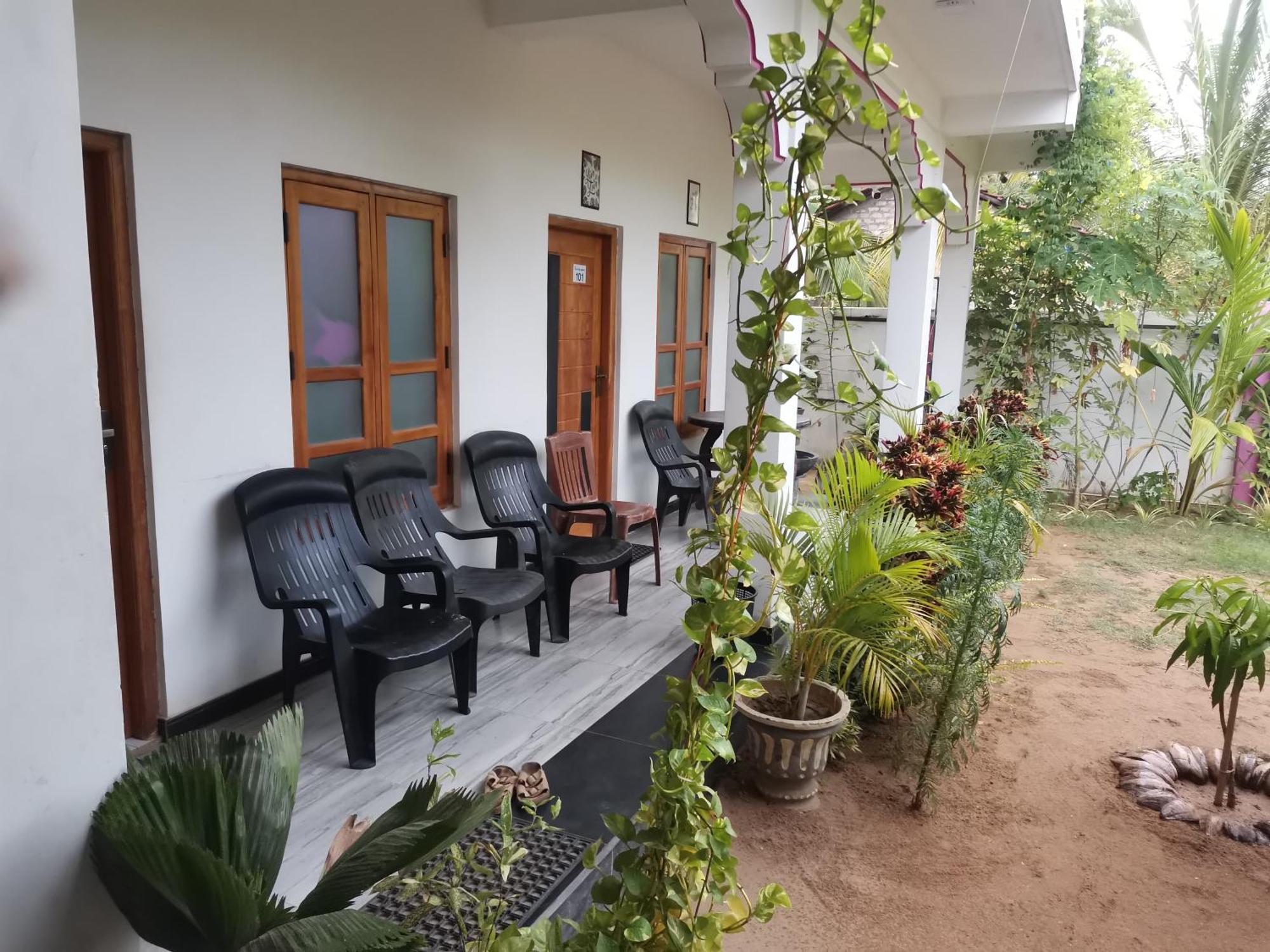 Beach Life Uppuveli Trincomalee Exterior foto